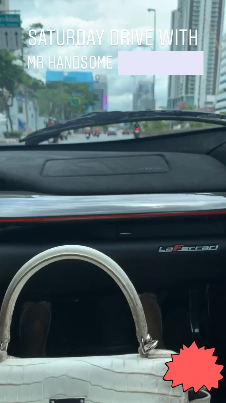 Vợ của chủ nhân Ferrari LaFerrari chia sẻ dòng trạng thái lái xe cuối tuần cùng với chồng mình Vợ của chủ nhân Ferrari LaFerrari chia sẻ dòng trạng thái lái xe cuối tuần cùng với chồng mình