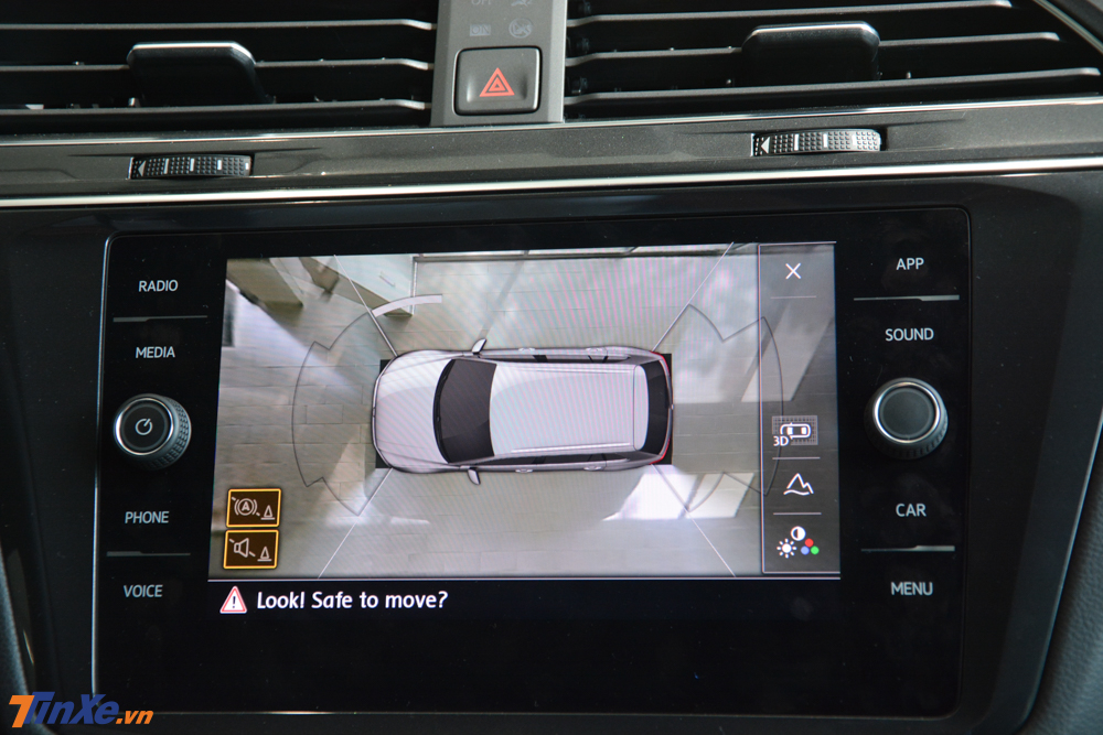 M&agrave;n h&igrave;nh hiển thị th&ocirc;ng tin Digital Cockpi 12,3 inch ch&iacute;nh l&agrave; điểm mới của Volkswagen Tiguan Allspace Luxury 