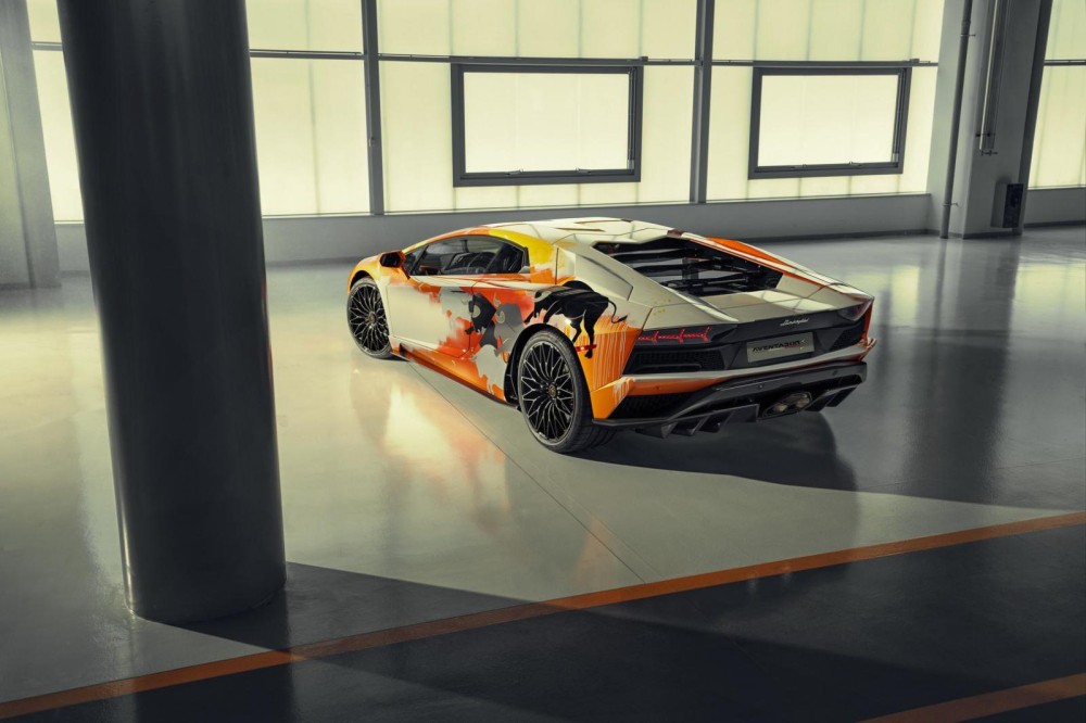 Skyler Grey đ&atilde; mang tới cho Aventador S một diện mạo ho&agrave;n to&agrave;n mới, độc nhất v&ocirc; nhị