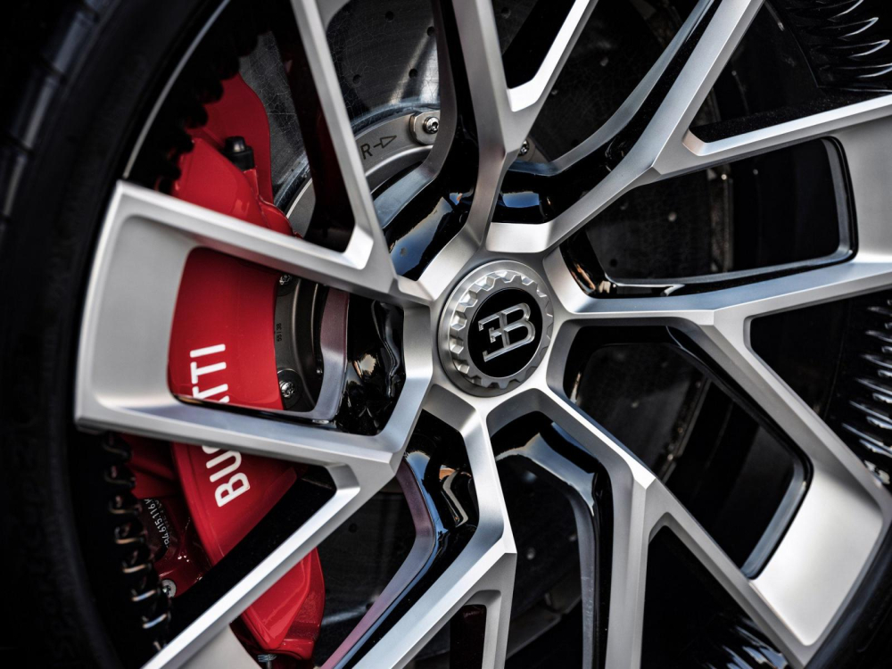 Bộ v&agrave;nh hợp kim 7 chấu cỡ lớn của Bugatti Centodieci 