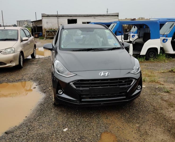 Cận cảnh đầu xe của Hyundai Grand i10 2019 tại đại l&yacute;