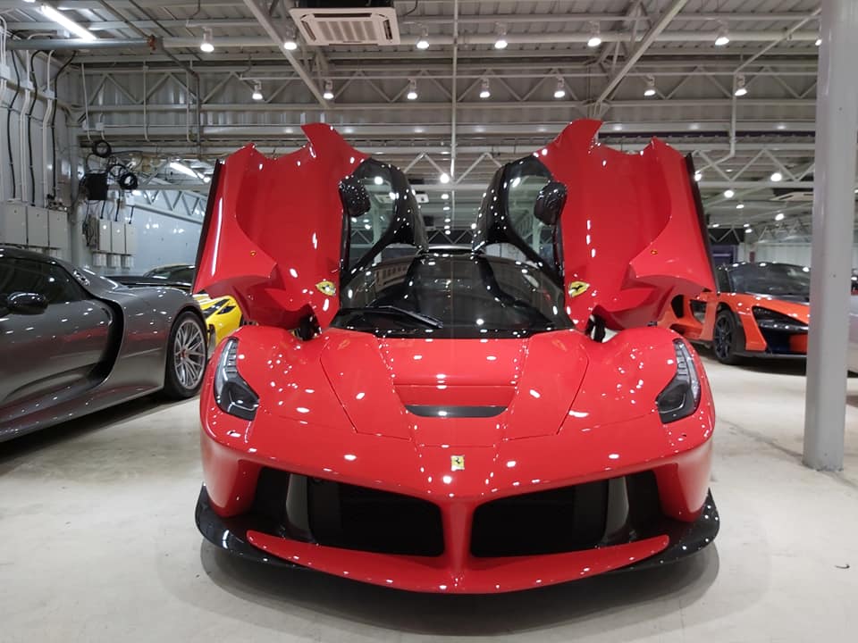 Ferrari LaFerrari được trang bị động cơ V12