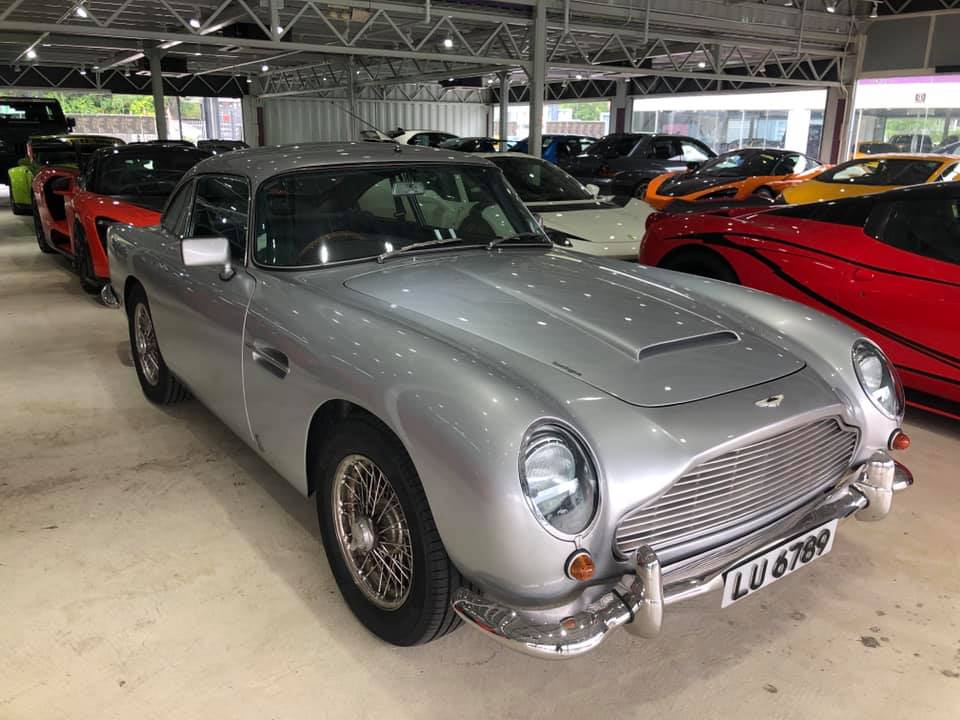 C&ograve;n đ&acirc;y l&agrave; Aston Martin DB5