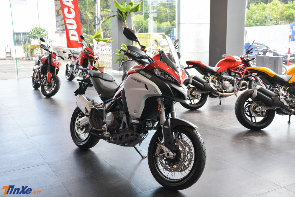 Ducati Multistrada 1260 Enduro 2019 mang màu sơn đỏ có giá bán 835 triệu đồng Ducati Multistrada 1260 Enduro 2019 mang màu sơn đỏ có giá bán 835 triệu đồng