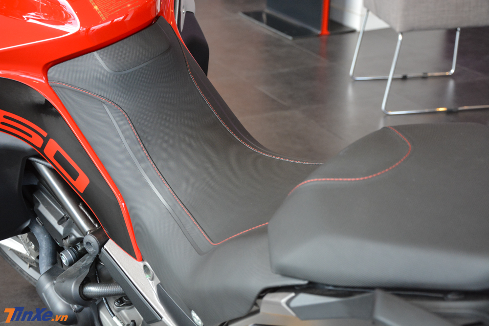 Chiều cao yên tốt nhất của Ducati Multistrada 1260 Enduro 2019 là 860 mm Chiều cao yên tốt nhất của Ducati Multistrada 1260 Enduro 2019 là 860 mm