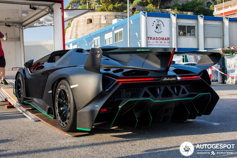 Lamborghini Veneno LP750-4 Roadster c&oacute; gi&aacute; 4,5 triệu đ&ocirc; la l&uacute;c mới ra mắt