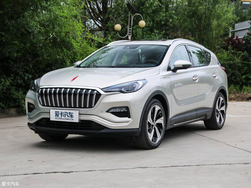 Phía trước của Hồng Kỳ E-HS3