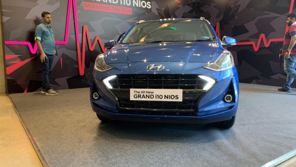 Cận cảnh đầu xe của Hyundai Grand i10 Nios 2019