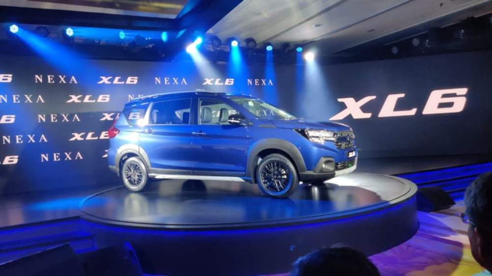 Suzuki XL6 2019 c&oacute; v&agrave;nh la-zăng v&agrave; vỏ gương ngoại thất m&agrave;u đen