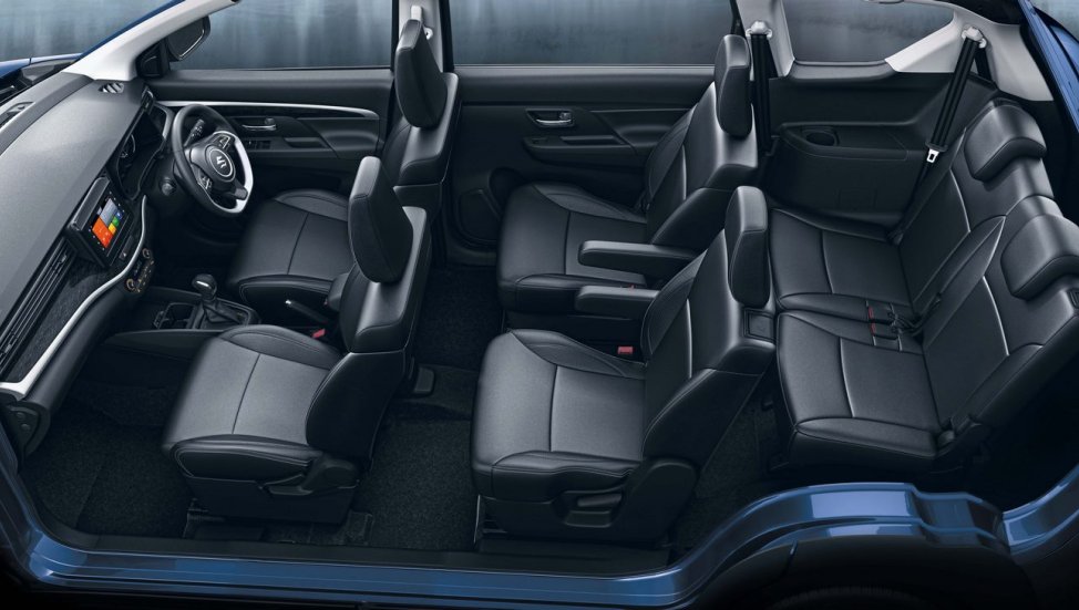 Nội thất 6 chỗ b&ecirc;n trong Suzuki XL6 2019