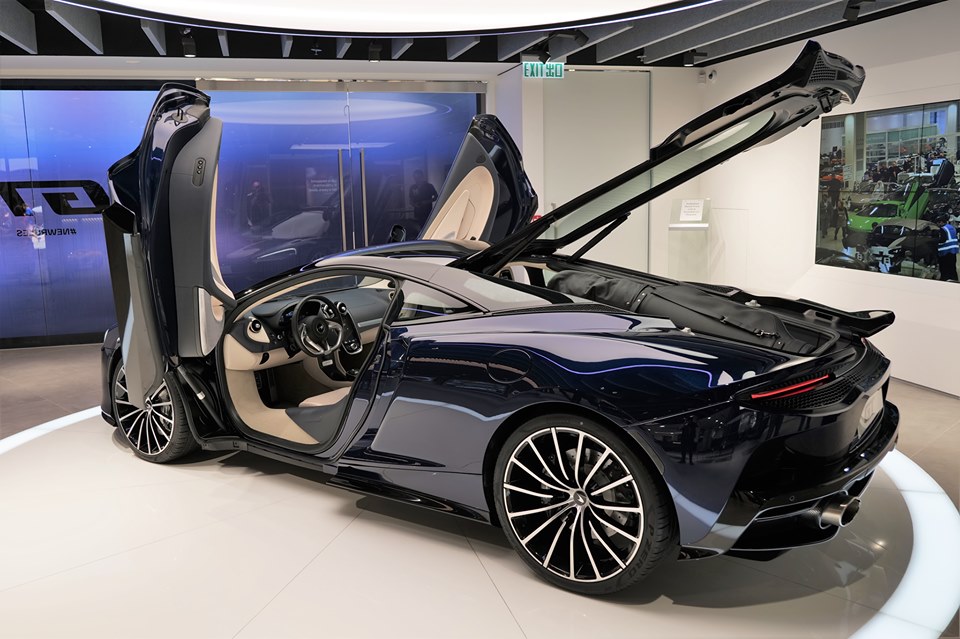 McLaren GT nhắm đến ph&acirc;n kh&uacute;c của Aston Martin DB11 v&agrave; Bentley Continental GT 2019