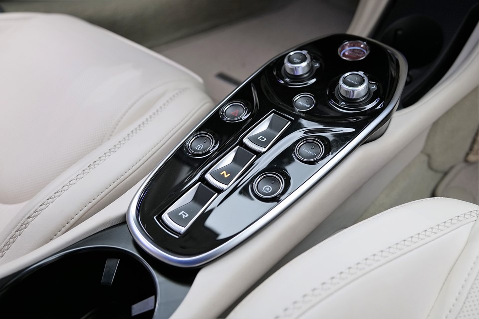McLaren GT sử dụng khối động cơ V8