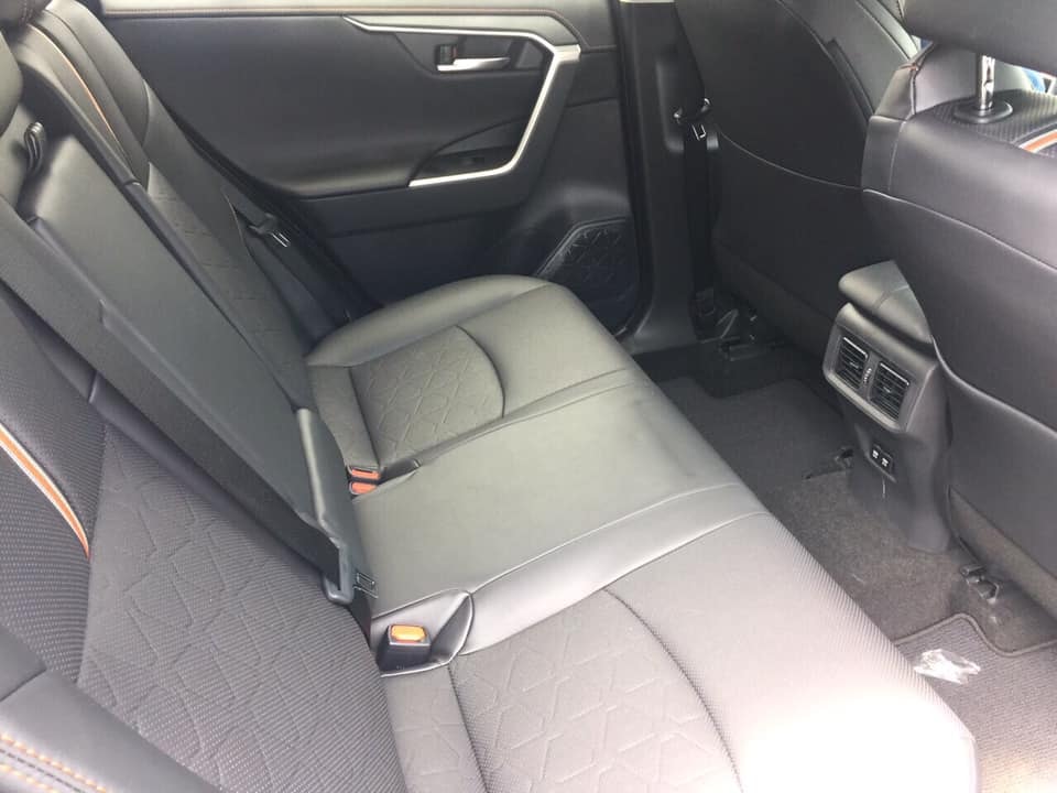 H&agrave;ng ghế sau của chiếc Toyota RAV4 2019
