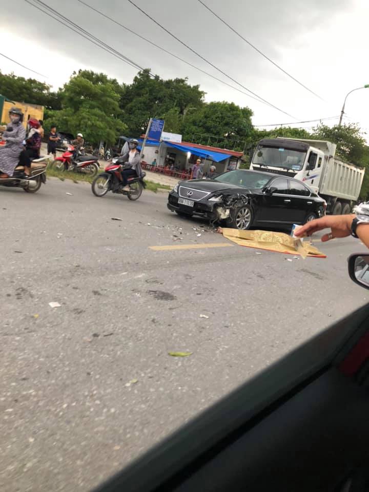 Hiện trường vụ tai nạn nghi&ecirc;m trọng