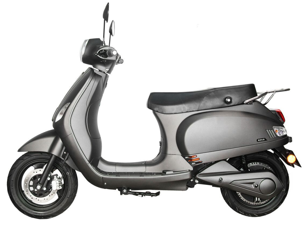 Tổng thể xe Benling Aura rất giống với mẫu Vespa Notte