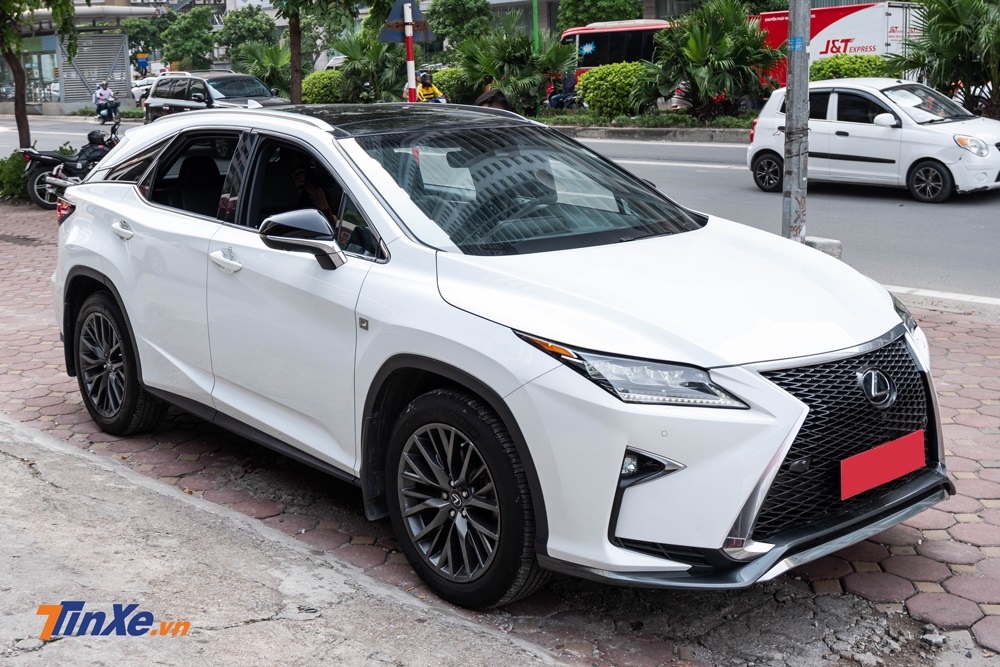 Lexus RX 350 F-Sport 2016 với ODO chỉ 700 km hiện đang được rao b&aacute;n với mức gi&aacute; hơn 3,8 tỷ đồng