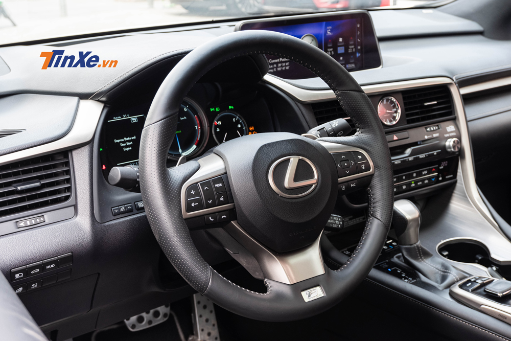 V&igrave; &iacute;t sự dụng n&ecirc;n phần da ở v&ocirc; lăng vẫn c&ograve;n kh&aacute; ho&agrave;n hảo, chưa c&oacute; dấu hiệu bị xỉn ở những chỗ tiếp x&uacute;c với tay người l&aacute;i