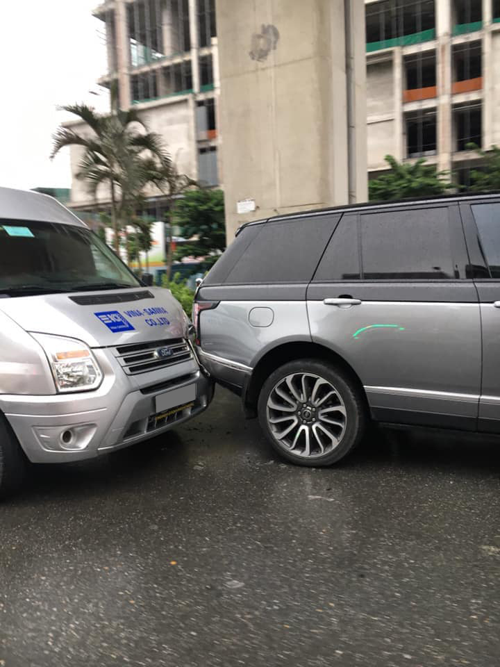 SUV hạng sang Range Rover Autobiography c&oacute; gi&aacute; hơn 8 tỷ đồng