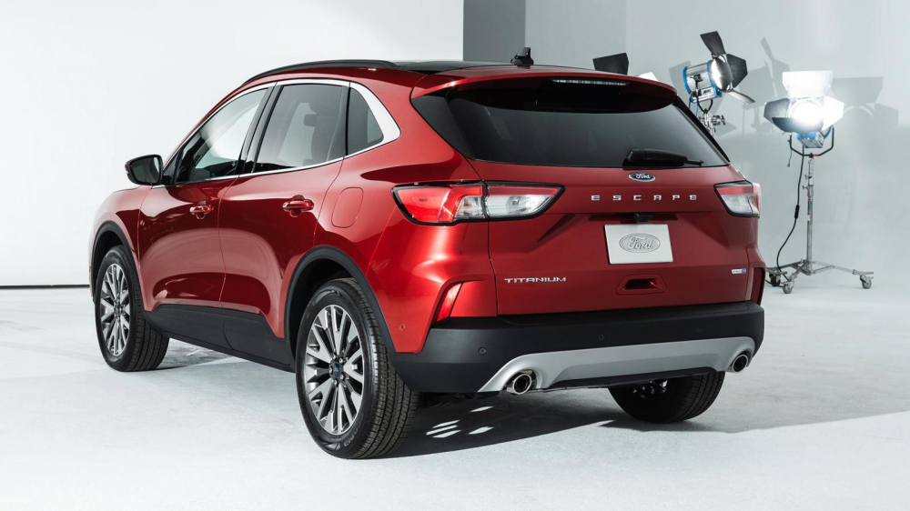 Tại thị trường Mỹ, Ford Escape 2020 đang c&oacute; gi&aacute; khởi điểm từ 605,5 triệu đồng cho đến cao nhất l&agrave; 803 triệu đồng