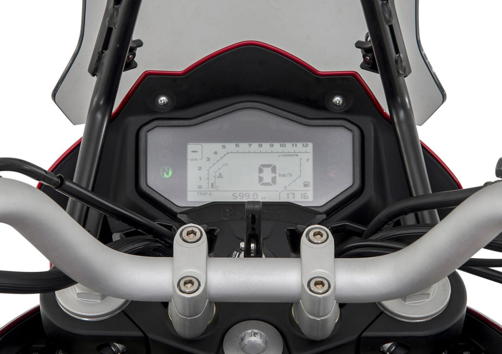 Bảng đồng hồ kỹ thuật số đơn sắc của Benelli TRK 251