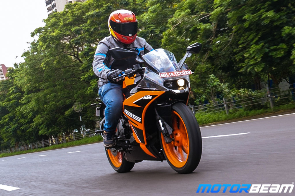 KTM RC390 l&agrave; một trong những sản phẩm được tạo ra từ thỏa thuận hợp t&aacute;c giữa KTM v&agrave; Bajaj