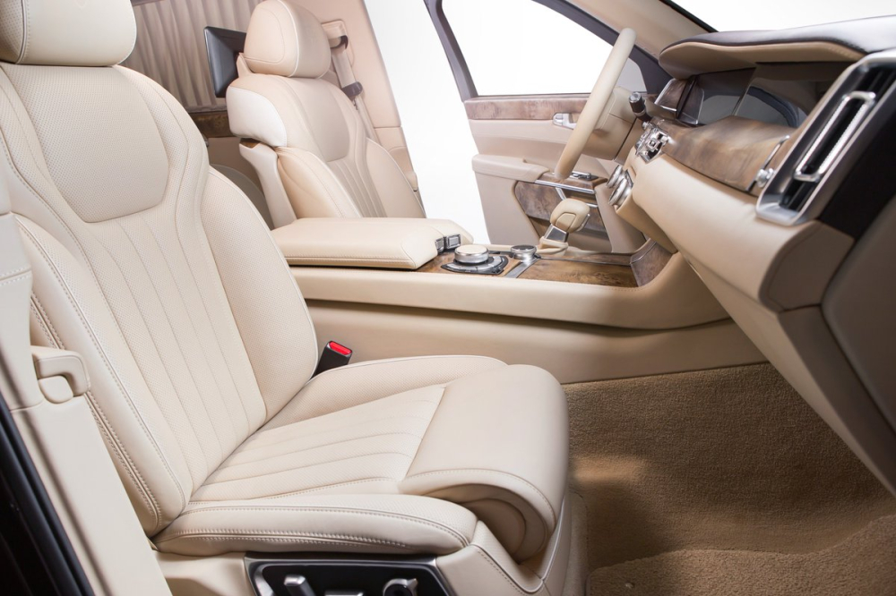 G&oacute;c nh&igrave;n từ b&ecirc;n ph&iacute;a ghế&nbsp;l&aacute;i phụ