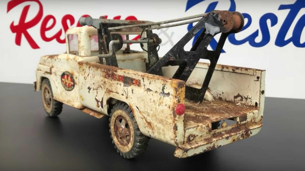 Hồi sinh xe tải đồ chơi Tonka