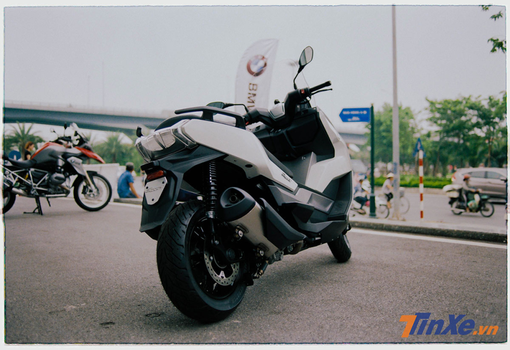 Phần đuôi của BMW C400GT có thiết kế ăn nhập với tổng thể của xe Phần đuôi của BMW C400GT có thiết kế ăn nhập với tổng thể của xe