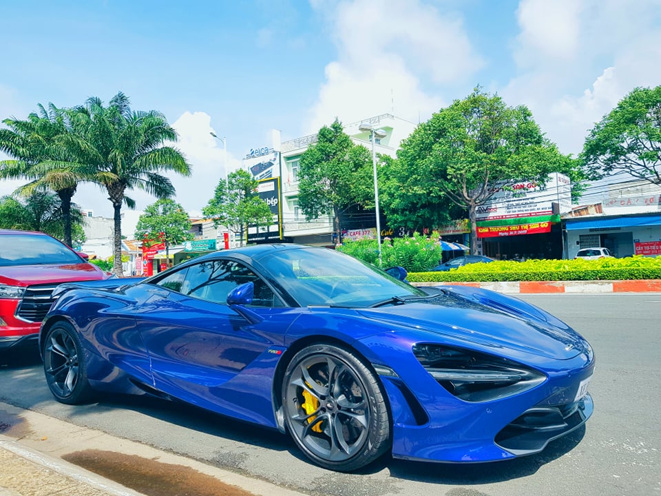 Cận cảnh si&ecirc;u xe McLaren 720S m&agrave;u t&iacute;m của doanh nh&acirc;n Vũng T&agrave;u