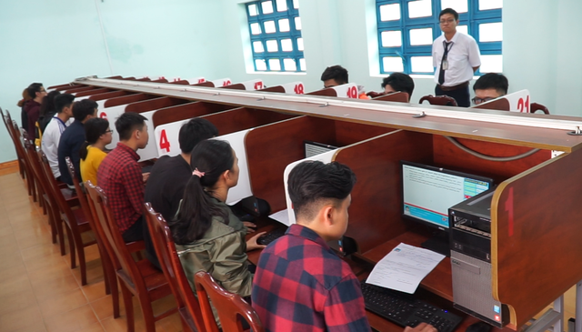 Thi bằng l&aacute;i xe B2