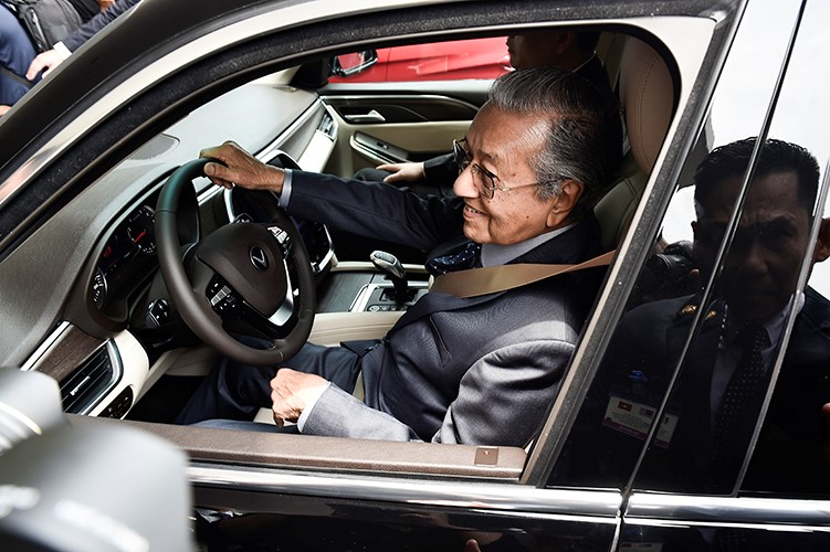 Ông Mahathir lựa chọn VinFast Lux SA2.0 để trải nghiệm Ông Mahathir lựa chọn VinFast Lux SA2.0 để trải nghiệm