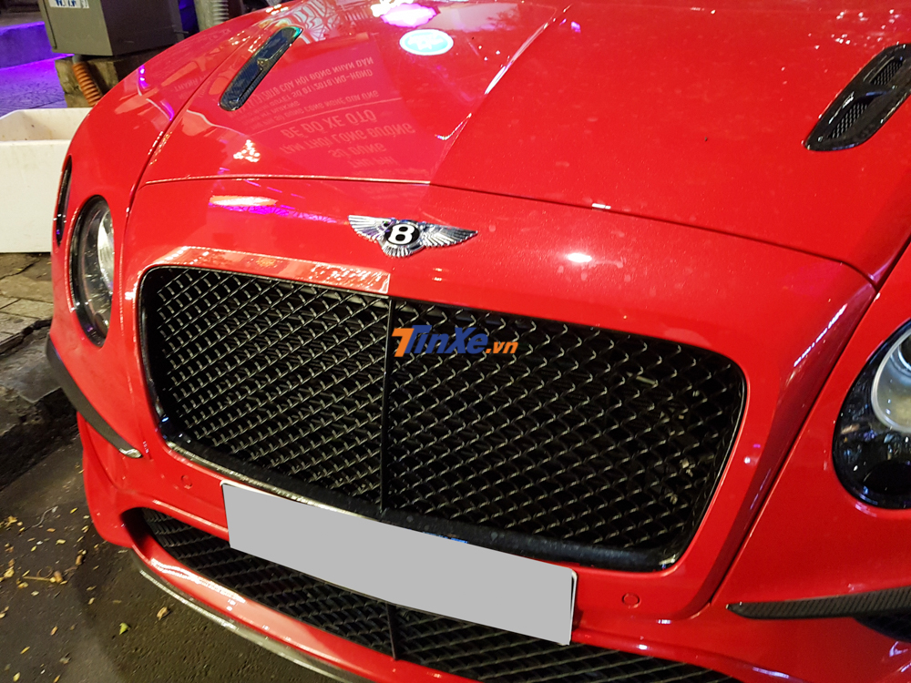 Ngoại thất chiếc Bentley Continental GT Supersports Convertible 2018 n&agrave;y sơn m&agrave;u đỏ