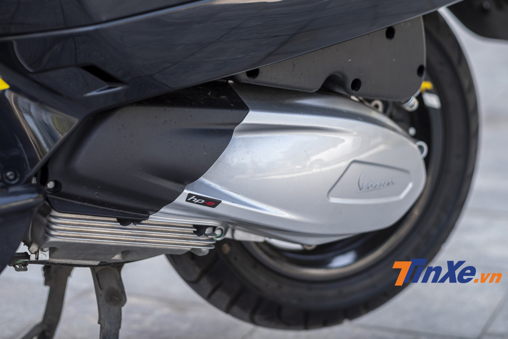 Vespa GTS SuperTech 300HPE được trang bị động cơ hiệu suất cao. Vespa GTS SuperTech 300HPE được trang bị động cơ hiệu suất cao.