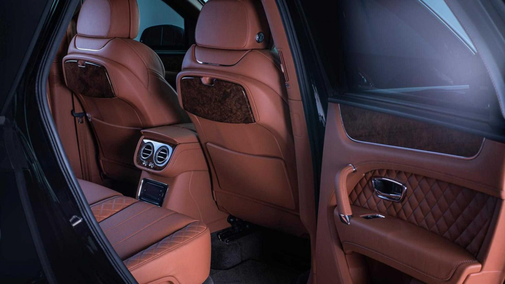 Lối v&agrave;o cửa sau của Inkas Bentley Bentayga