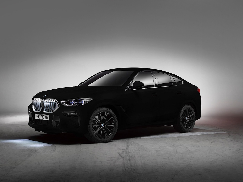 Góc nhìn phía trước của mẫu BMW X6 Concept trong màu đen Vantablack