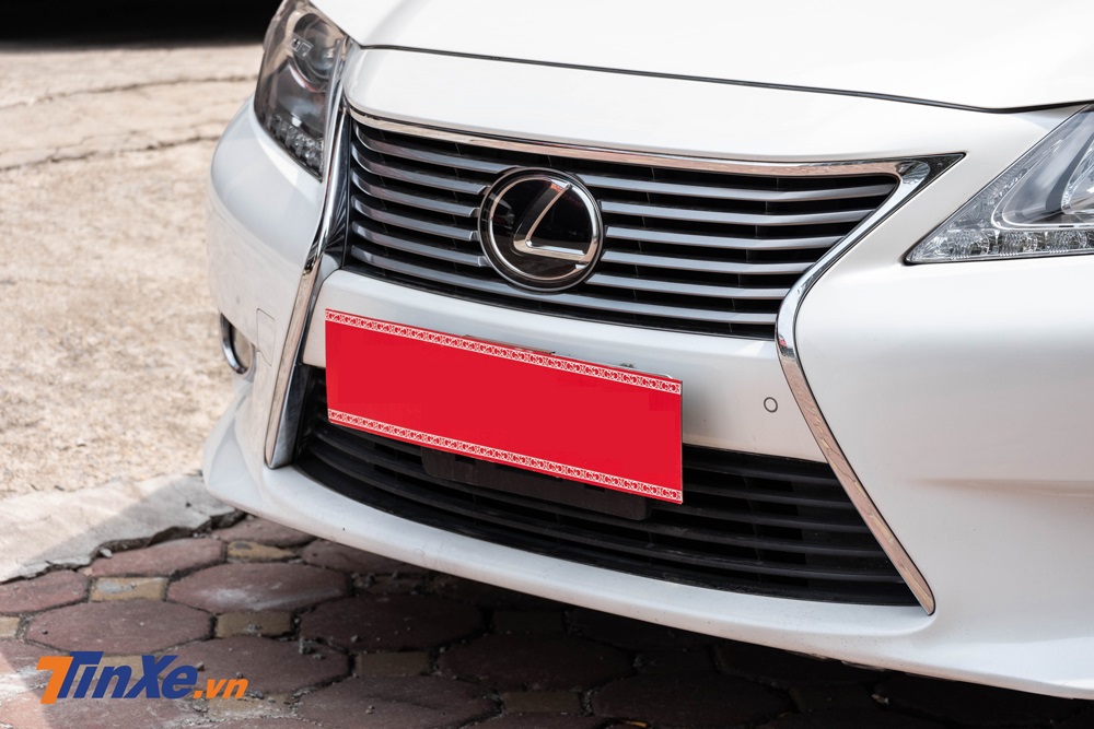 Thuộc thế hệ thứ 6, đây chính là thiết kế lưới tản nhiệt chữ “X” tạo tiền đề cho sự ra đời của thiết kế “con suốt” sau này của Lexus Thuộc thế hệ thứ 6, đây chính là thiết kế lưới tản nhiệt chữ “X” tạo tiền đề cho sự ra đời của thiết kế “con suốt” sau này của Lexus