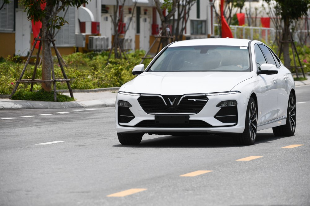 VinFast Lux A2.0, Lux SA2.0 và Fadil được kéo dài thời gian áp dụng giá ưu đãi