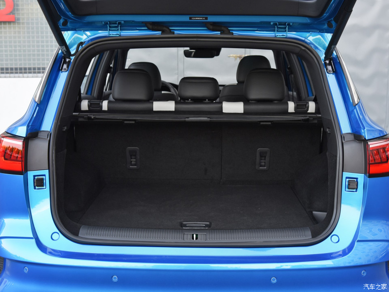 Không gian chứa hành lý của Roewe RX5 Max