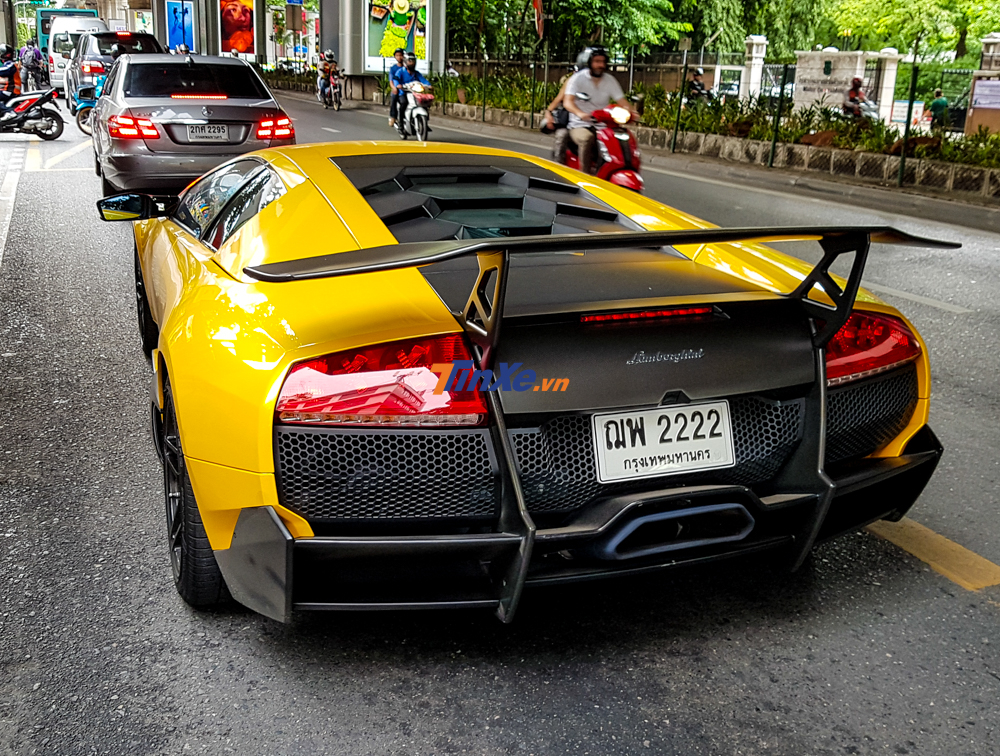 Murcielago LP670-4 SV cũng chính là siêu xe cuối cùng của dòng xe danh tiếng một thời của hãng Lamborghini Murcielago LP670-4 SV cũng chính là siêu xe cuối cùng của dòng xe danh tiếng một thời của hãng Lamborghini