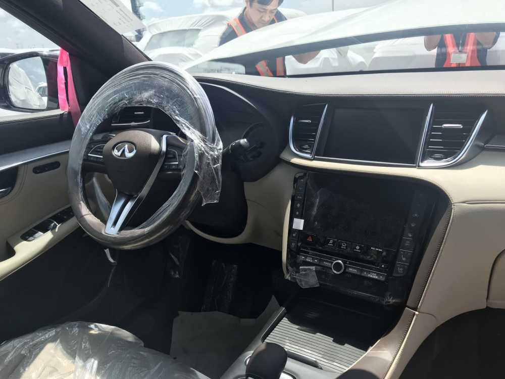 Tổng thể nội thất của Infiniti QX50 kh&aacute; hiện đại v&agrave; trẻ trung