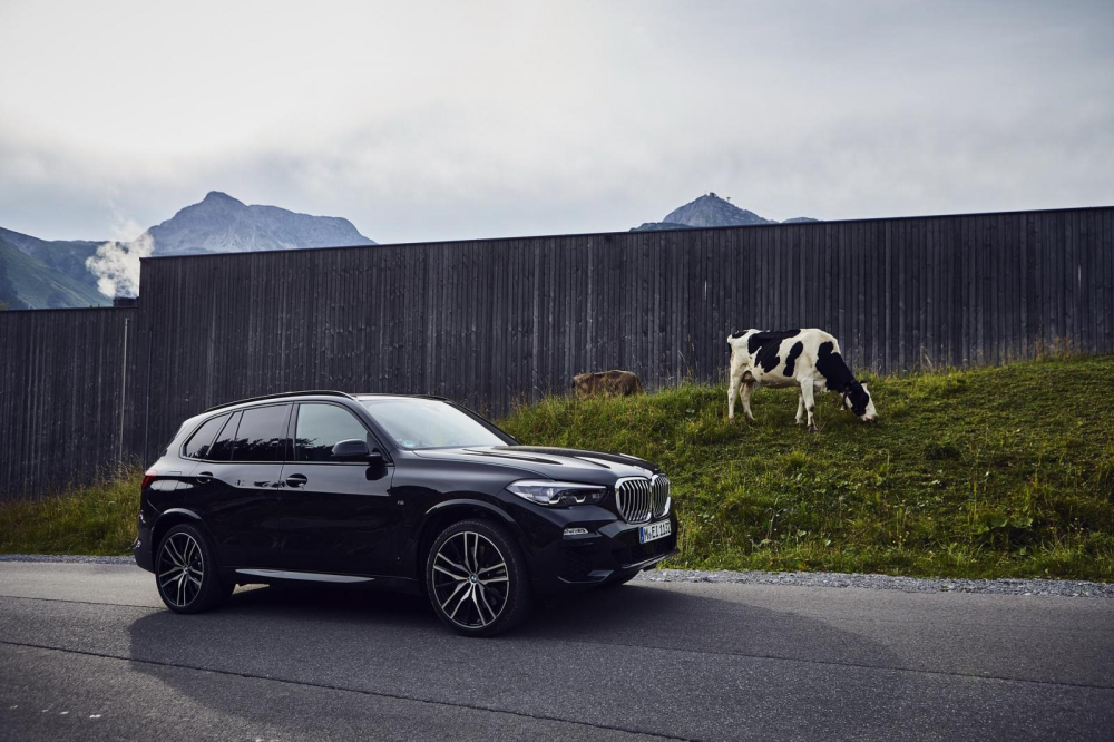 BMW X5 xDrive45e iPerformance 2020 sở hữu hệ thống động cơ kh&aacute; mạnh mẽ