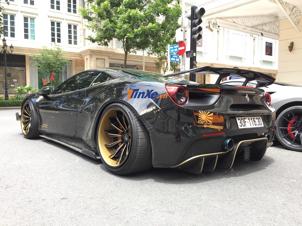 Siêu xe Ferrari 488 GTB độ Liberty Walk mang biển số Hà Nội Siêu xe Ferrari 488 GTB độ Liberty Walk mang biển số Hà Nội