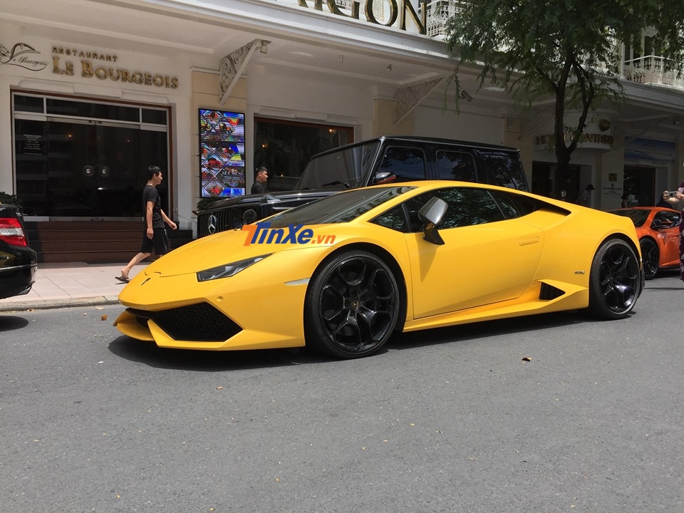 Lamborghini Huracan LP610-4 phủ bụi nổi tiếng nhất Việt Nam bất ngờ tái xuất trên đường phố Sài thành Lamborghini Huracan LP610-4 phủ bụi nổi tiếng nhất Việt Nam bất ngờ tái xuất trên đường phố Sài thành