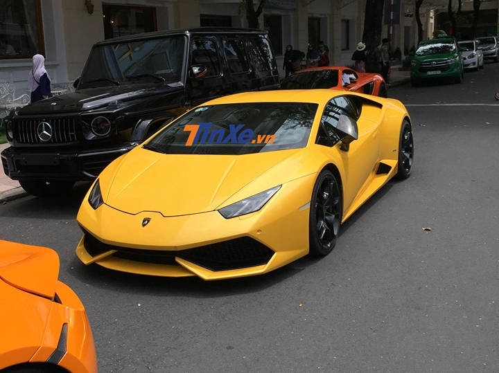 Lamborghini Huracan LP610-4 màu vàng rực này chỉ còn lại phần đuôi xe mang gói độ Mansory Lamborghini Huracan LP610-4 màu vàng rực này chỉ còn lại phần đuôi xe mang gói độ Mansory