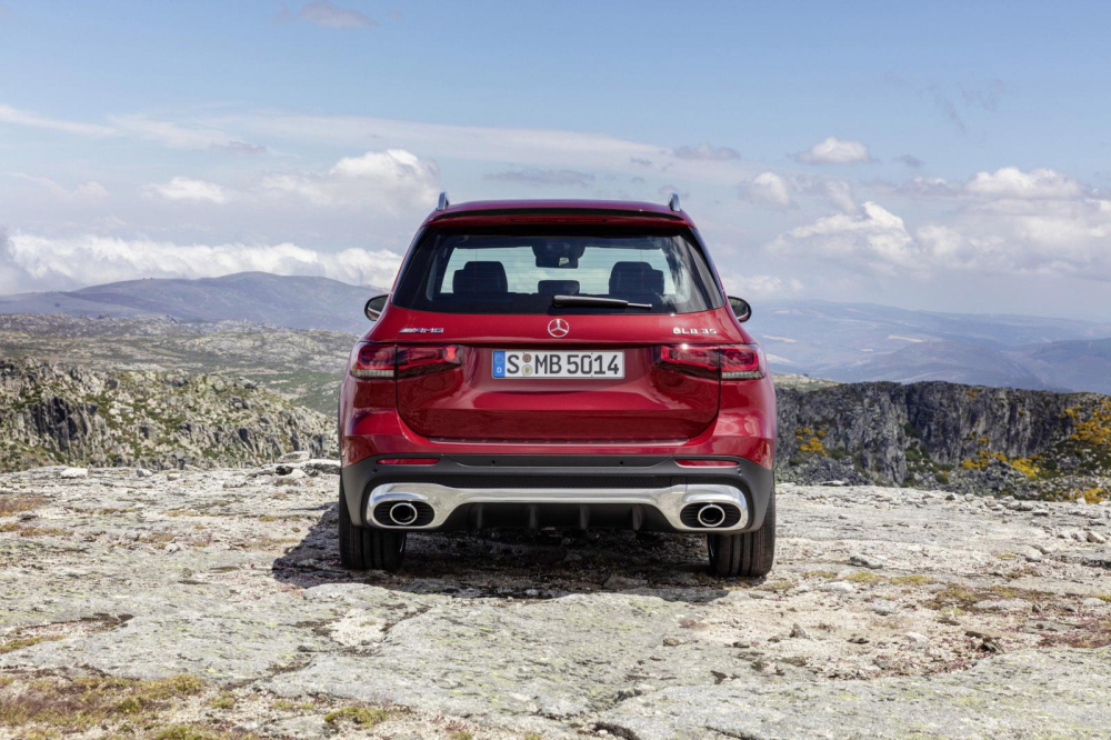 Mercedes-AMG GLB 35 4Matic 2020 c&oacute; cả g&oacute;i phụ kiện AMG Night