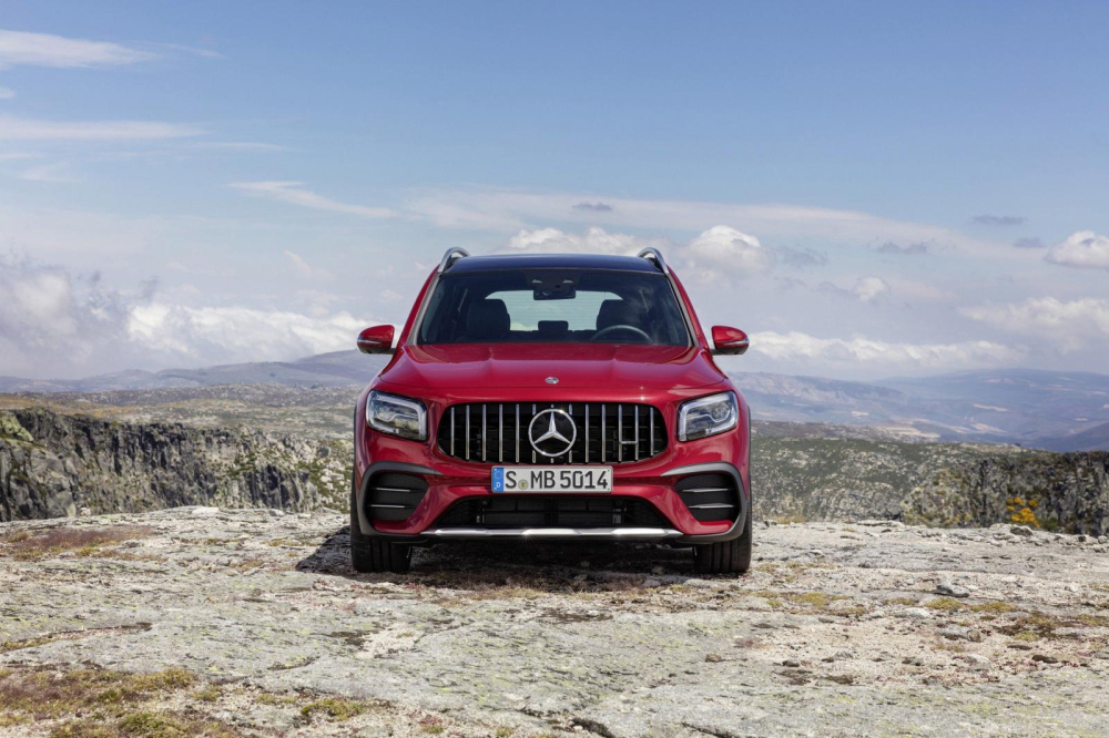 Mercedes-AMG GLB 35 4Matic 2020 được trang bị lưới tản nhiệt Panamericana 