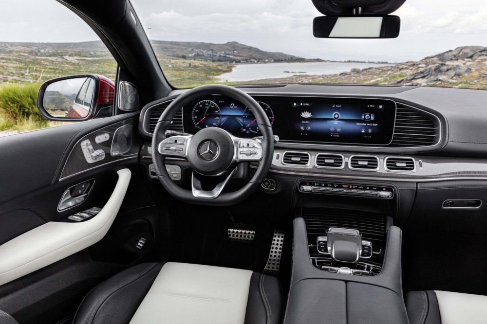 Nội thất của Mercedes-Benz GLE Coupe 2020 gần như được b&ecirc; nguy&ecirc;n từ GLE mới sang