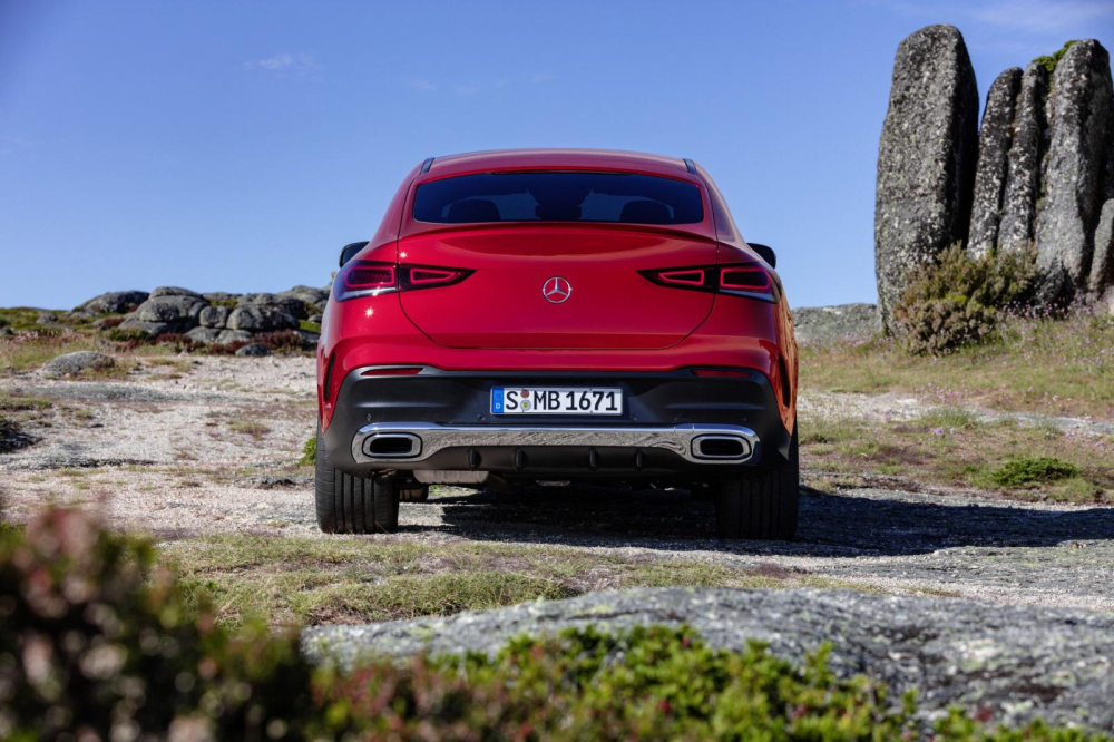 Bản thường của Mercedes-Benz GLE Coupe 2020 chỉ c&oacute; 2 ống xả