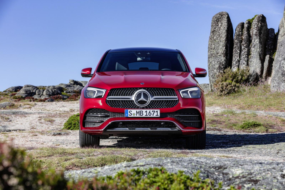 Cận cảnh thiết kế đầu xe của Mercedes-Benz GLE Coupe 2020