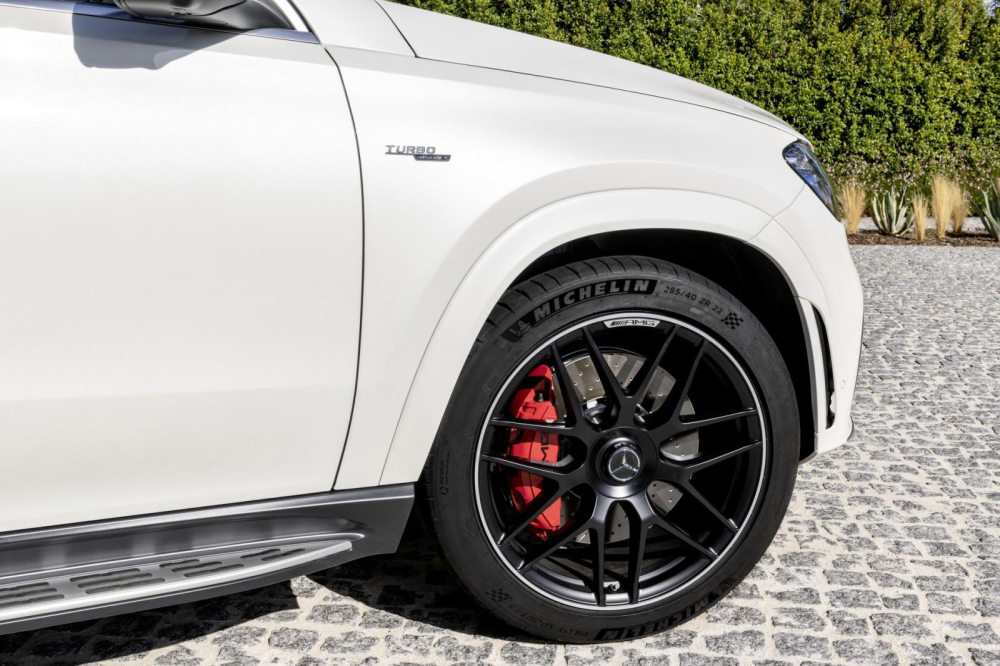 C&ugrave;m phanh m&agrave;u đỏ nổi bật của Mercedes-AMG GLE 53 4Matic+ Coupe 2020